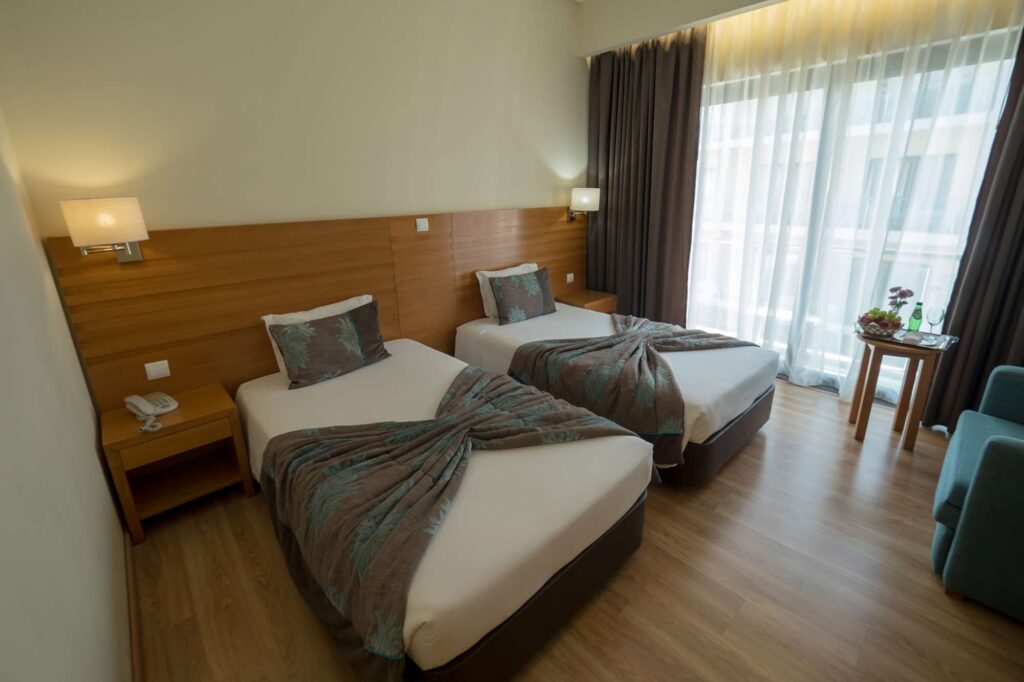 edu azores hotel caravelas bedroom