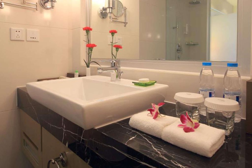 edu china hotel chengdu bathroom