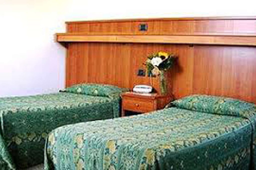 edu rome hotel pastor bedroom