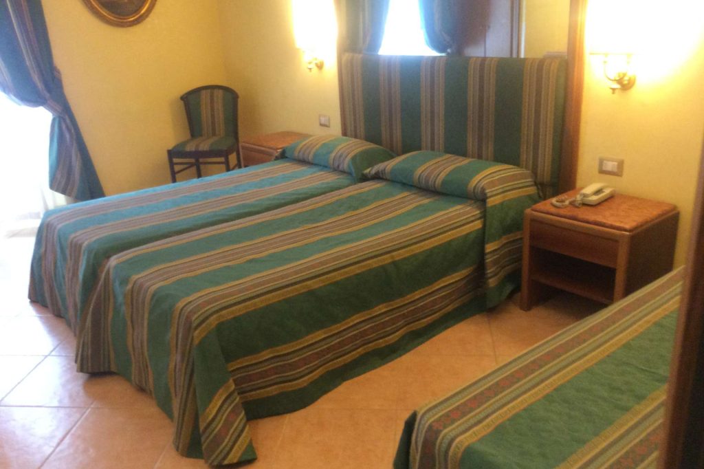 edu rome hotel raeili bedroom